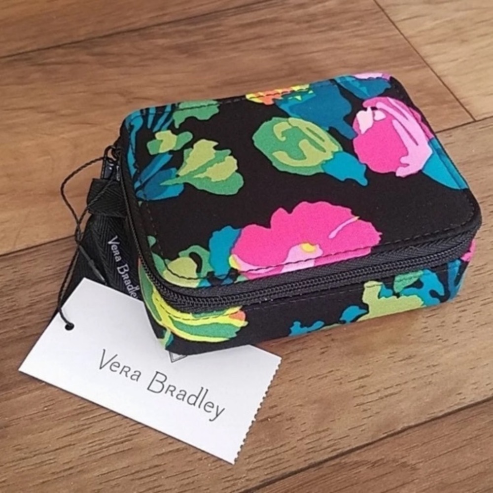 Vera Bradley 7 day Traveler Pill Case Hilo Meadow